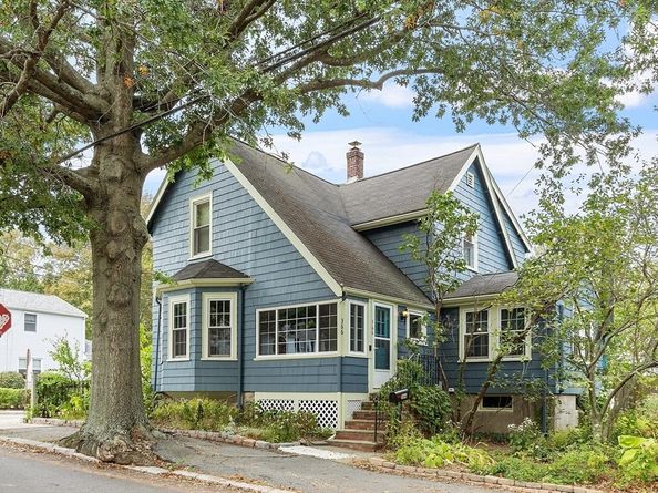 366 Grove St, Melrose MA 02176