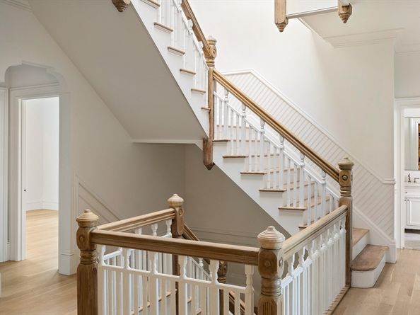 9 Little Nahant Rd, Nahant MA 01908