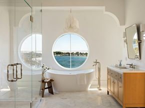 9 Little Nahant Rd, Nahant MA 01908