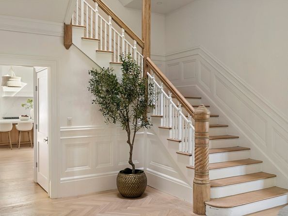 9 Little Nahant Rd, Nahant MA 01908