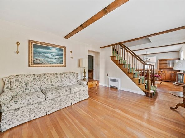 34 Bowes Ave, Quincy MA 02169