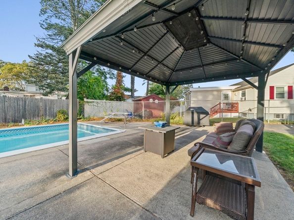 34 Bowes Ave, Quincy MA 02169