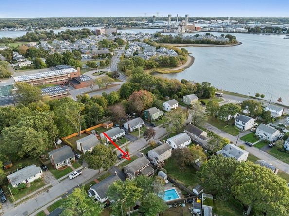 34 Bowes Ave, Quincy MA 02169