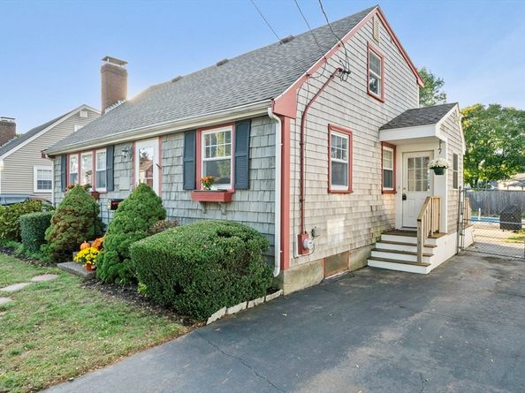 34 Bowes Ave, Quincy MA 02169