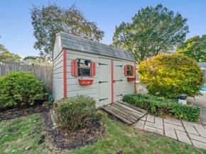 34 Bowes Ave, Quincy MA 02169