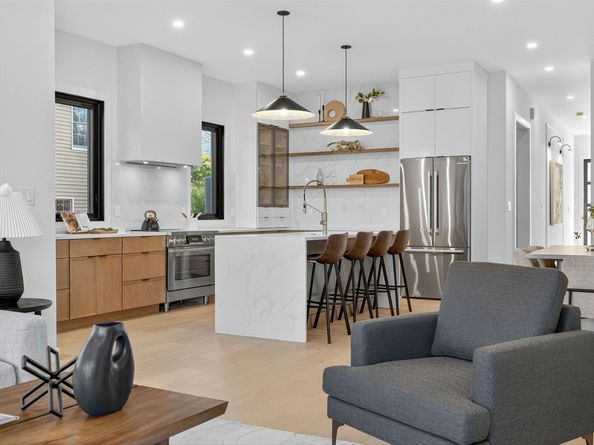 10 Crescent St. 2, Newton MA 02465