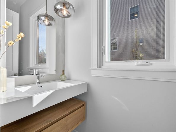 10 Crescent St. 2, Newton MA 02465