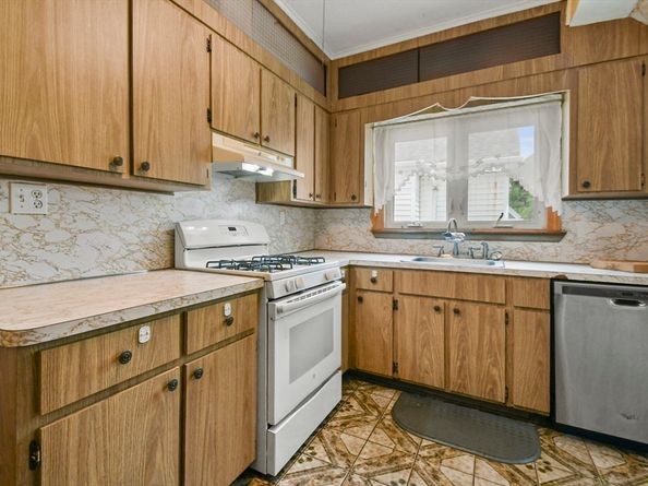 23 Highland Rd, Somerville MA 02144