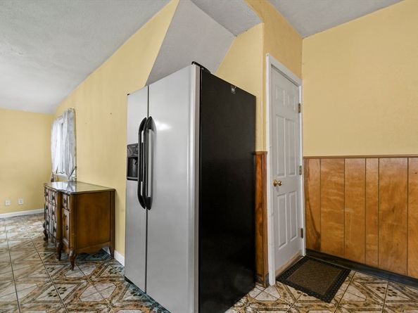 23 Highland Rd, Somerville MA 02144