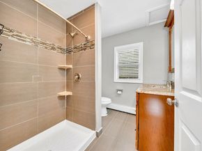 15 Sixth St, Leominster MA 01453