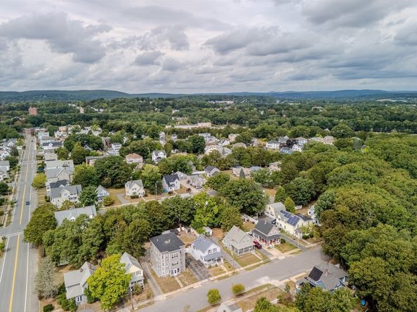 15 Sixth St, Leominster MA 01453