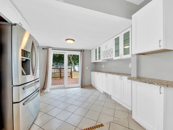 15 Sixth St, Leominster MA 01453