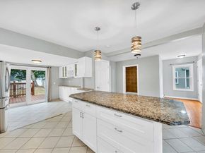 15 Sixth St, Leominster MA 01453