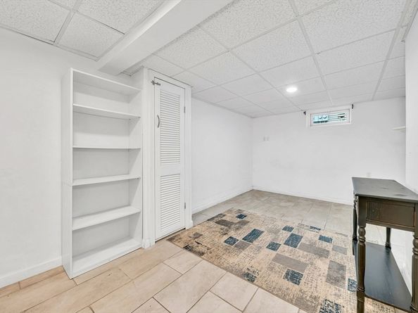 15 Sixth St, Leominster MA 01453