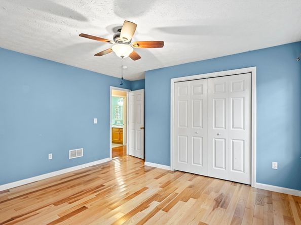 29 Shore Drive, Upton MA 01568