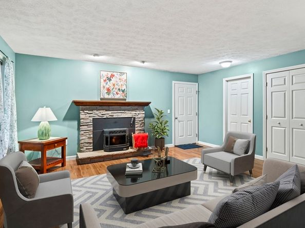 29 Shore Drive, Upton MA 01568