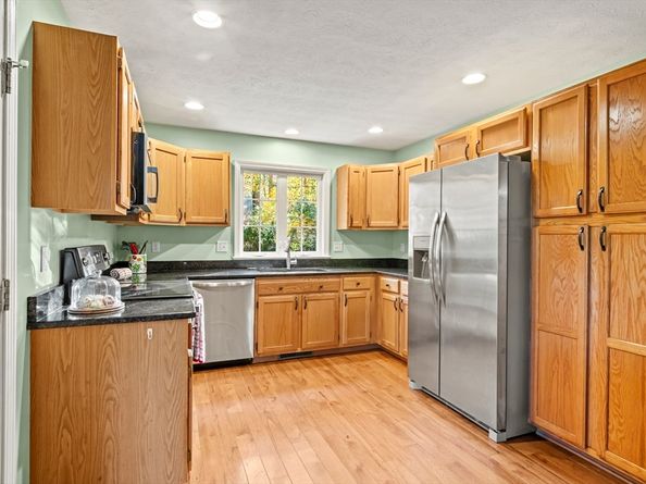 29 Shore Drive, Upton MA 01568