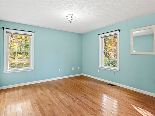 29 Shore Drive, Upton MA 01568