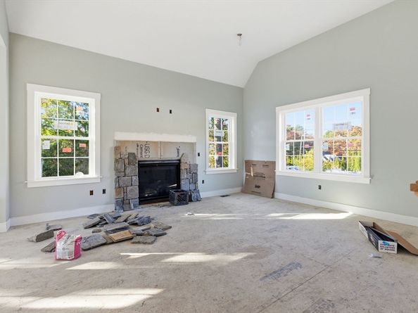 15 Forest St, Wilmington MA 01887