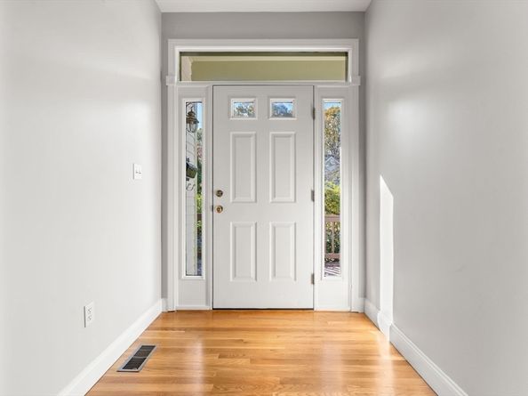 38 Tanglewood Road 38, Newton MA 02459