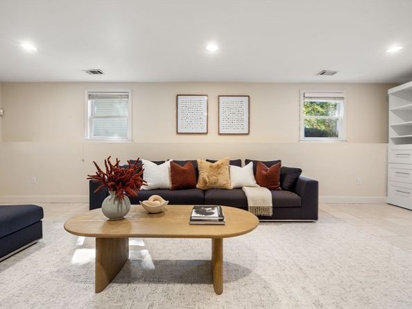 38 Tanglewood Road 38, Newton MA 02459