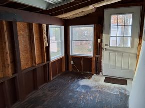 12 Presidential Cir, Warren MA 01083