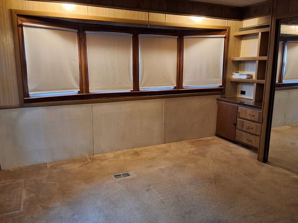 12 Presidential Cir, Warren MA 01083