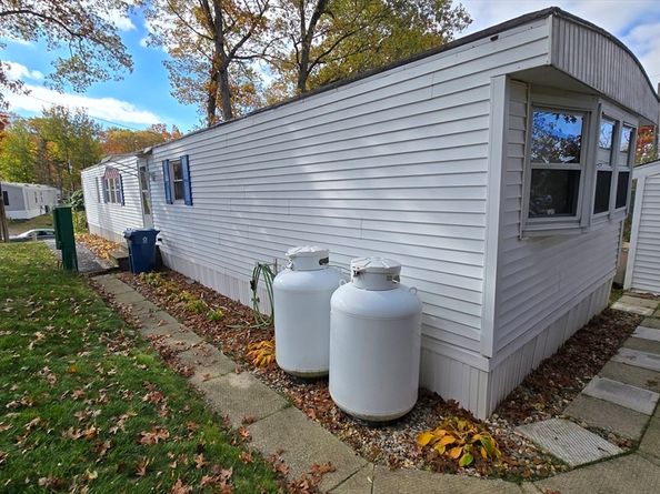 12 Presidential Cir, Warren MA 01083