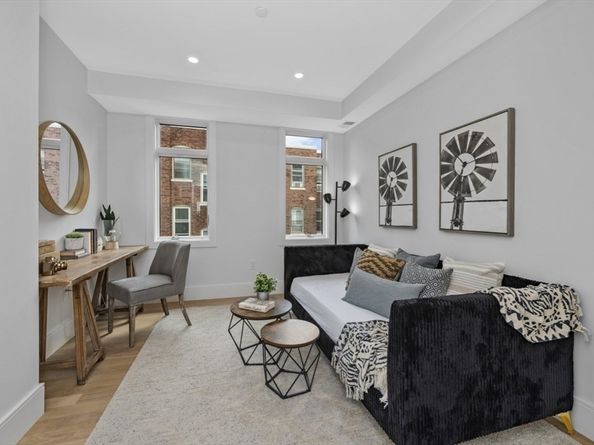 24 Auburn U2, Brookline MA 02446