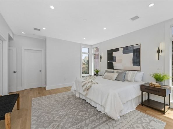 24 Auburn U2, Brookline MA 02446