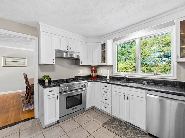 7 Heywood Road, Westford MA 01886