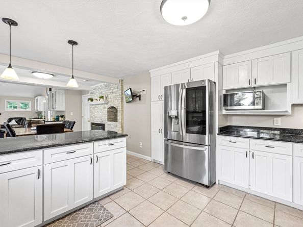 7 Heywood Road, Westford MA 01886