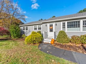 7 Heywood Rd, Westford MA 01886