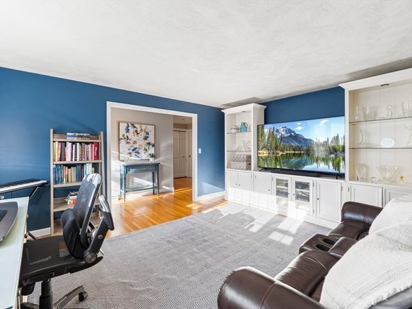 7 Heywood Road, Westford MA 01886