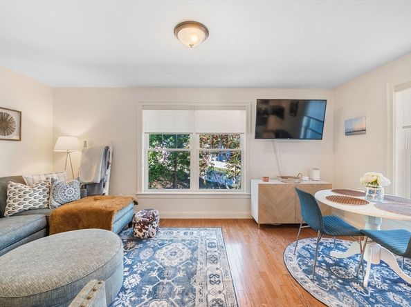 2-4 Gracie Ln 4, Swampscott MA 01907