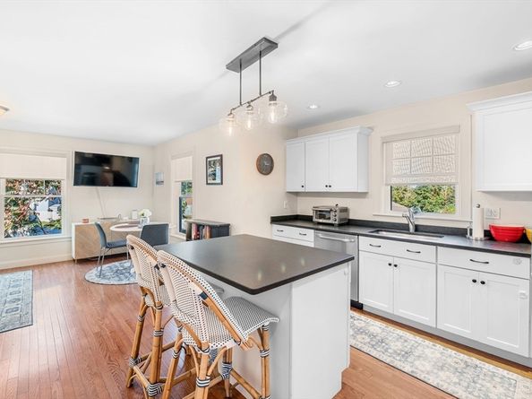 2-4 Gracie Ln 4, Swampscott MA 01907