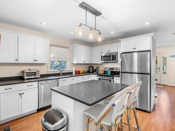 2-4 Gracie Ln 4, Swampscott MA 01907