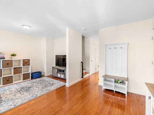 2-4 Gracie Ln 4, Swampscott MA 01907