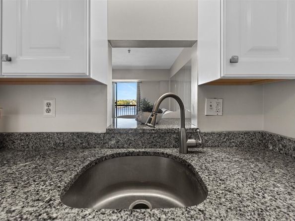 133 Commander Shea Blvd 609, Quincy MA 02171