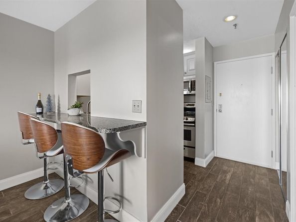 133 Commander Shea Blvd 609, Quincy MA 02171