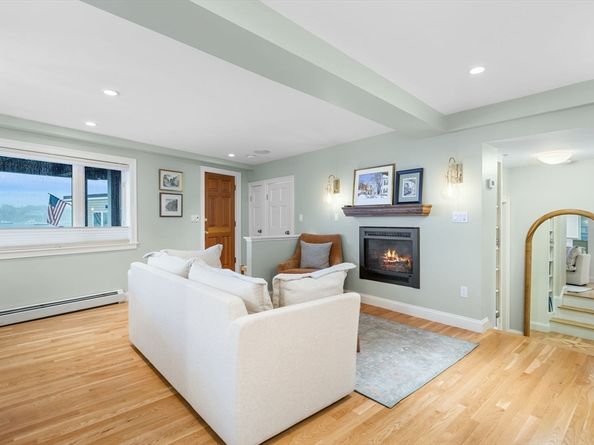 24 Lee Street B10, Marblehead MA 01945
