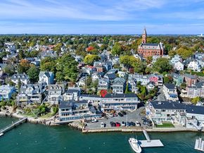 24 Lee Street B10, Marblehead MA 01945