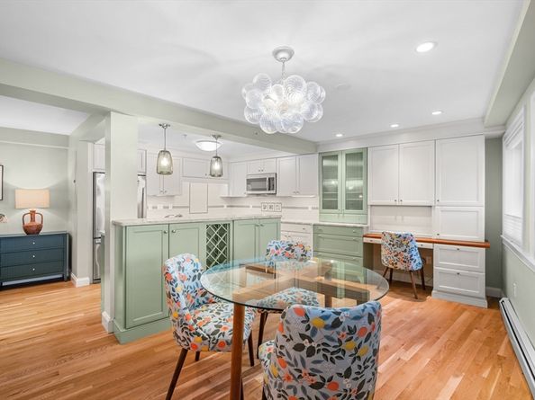 24 Lee Street B10, Marblehead MA 01945