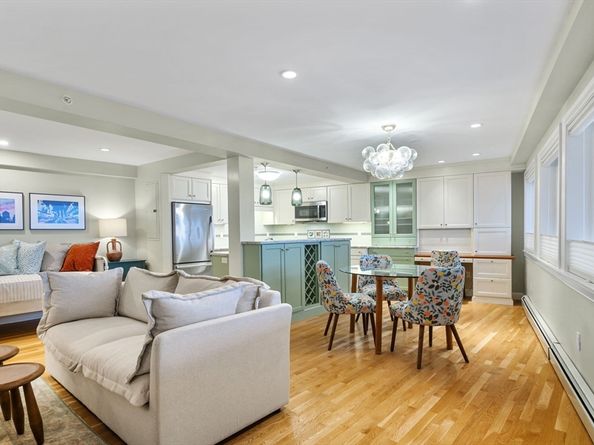 24 Lee Street B10, Marblehead MA 01945