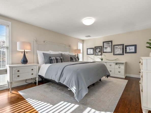 11 Oak Street 62, Wellesley MA 02482