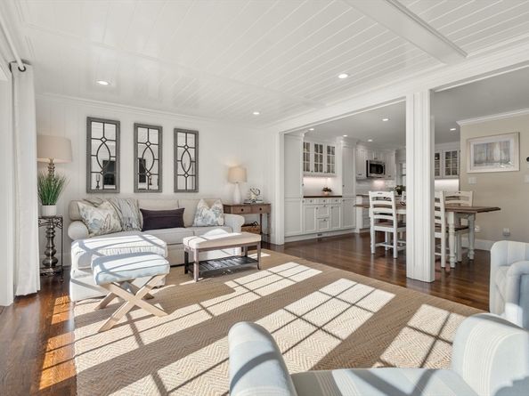 11 Oak Street 62, Wellesley MA 02482
