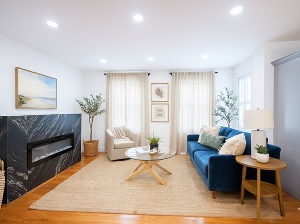 823 Broadway, Everett MA 02149