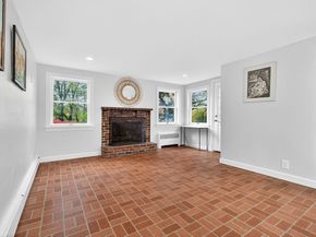 37 Pine St, Bedford MA 01730