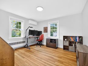 37 Pine St, Bedford MA 01730