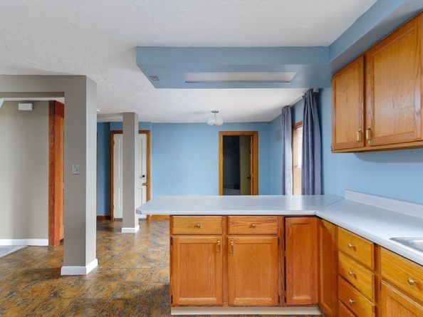 8 Elm St, North Brookfield MA 01535